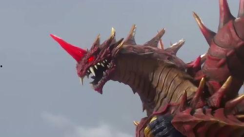 八岐大蛇吃瓜,一场神秘生物的奇幻食旅